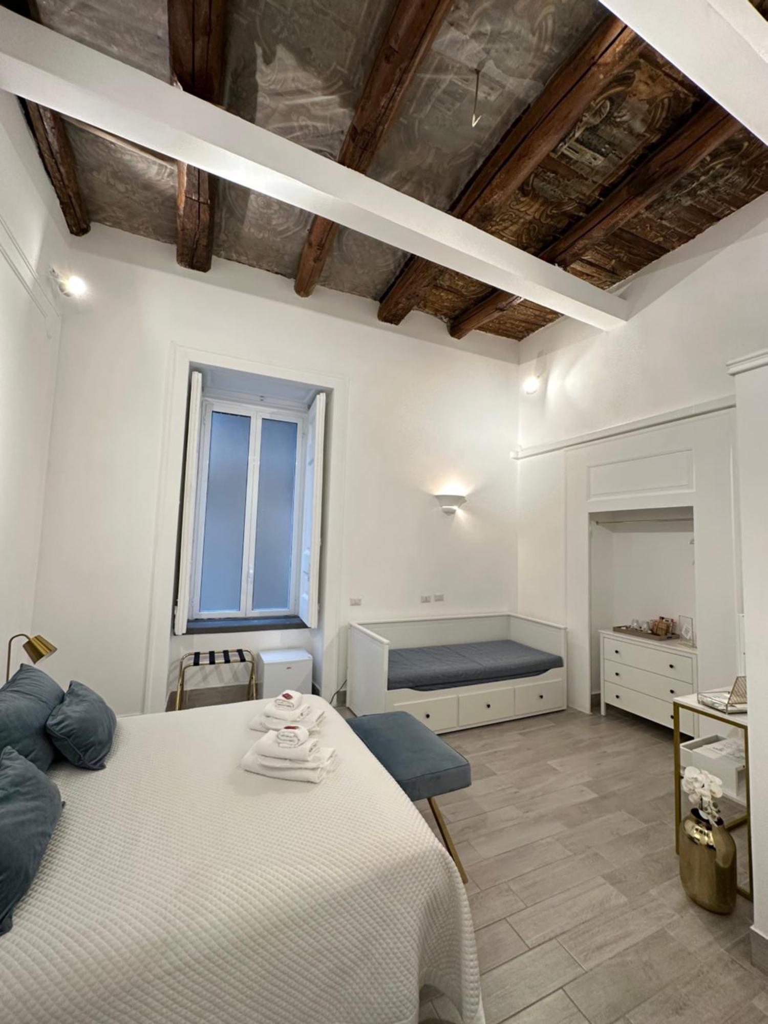 Maison M Napoli Boutique Rooms Exterior photo