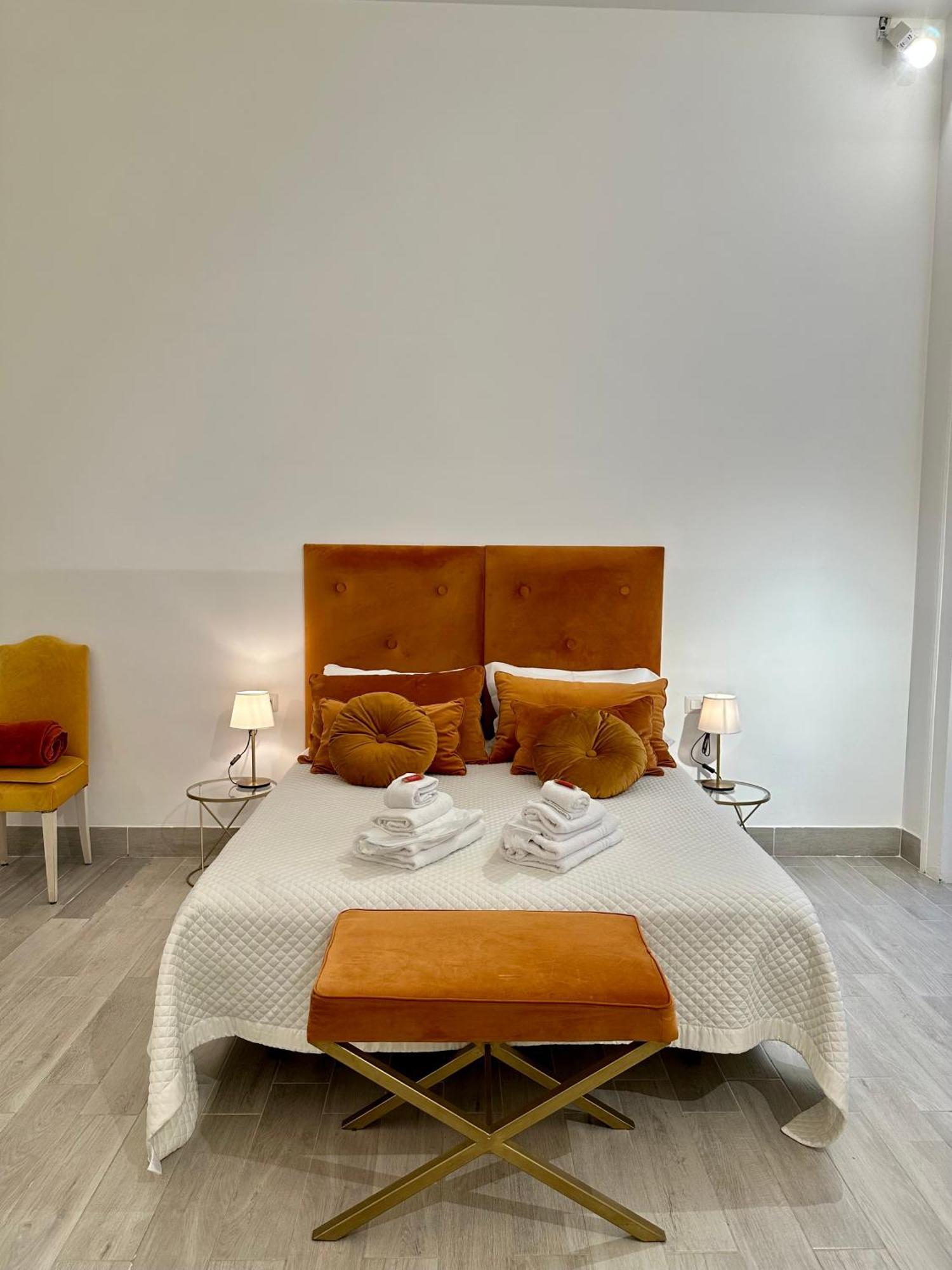 Maison M Napoli Boutique Rooms Exterior photo