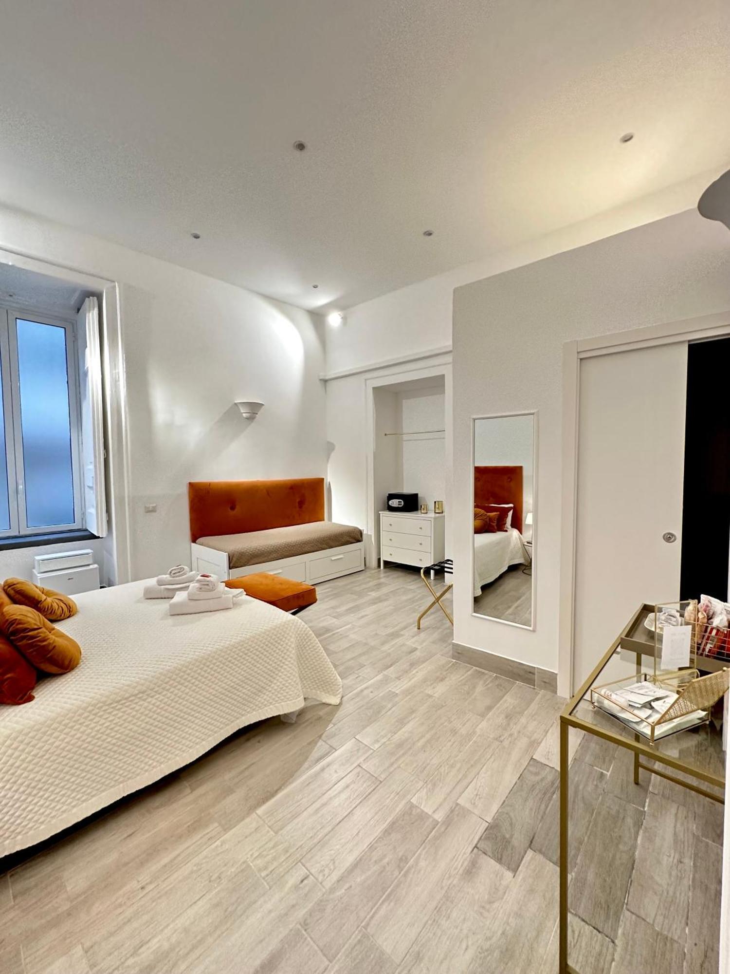 Maison M Napoli Boutique Rooms Exterior photo